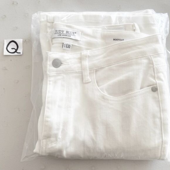 Judy Blue Midrise Pure White with Hem Slit Bootcut Jeans 11 - Picture 9 of 11